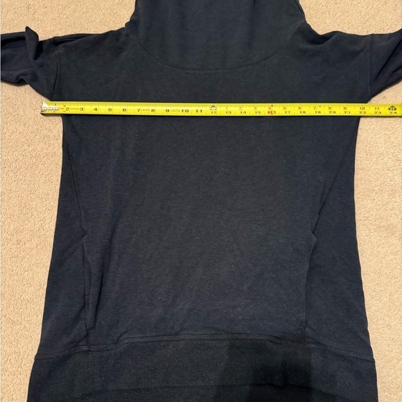 Lululemon stress less hoodie size 6 vguc - Picture 5 of 11